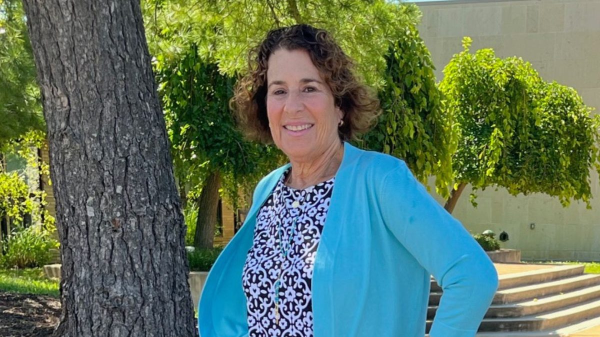 Meet Laurie Cohen: Synagogue staffer and style guru